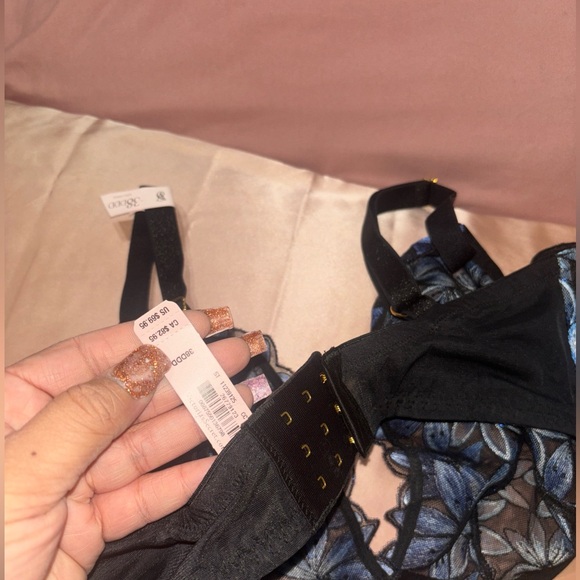 Vs 38DDD - Picture 3 of 3